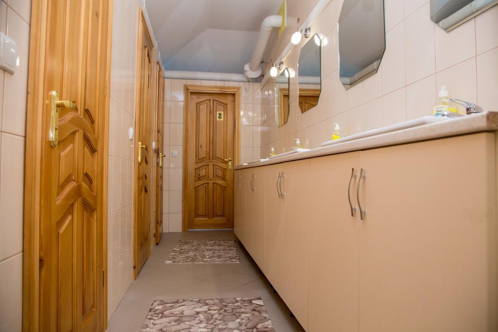 Lions Heart Hostel Λβιβ Εξωτερικό φωτογραφία